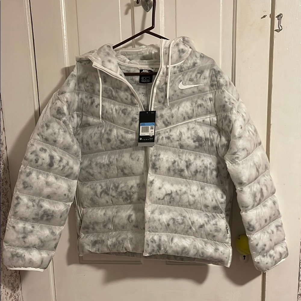 Nike White and Gray Puffer Jacket